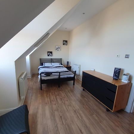 배로우인퍼니스 Marina Court La14 2Hl 아파트 외부 사진