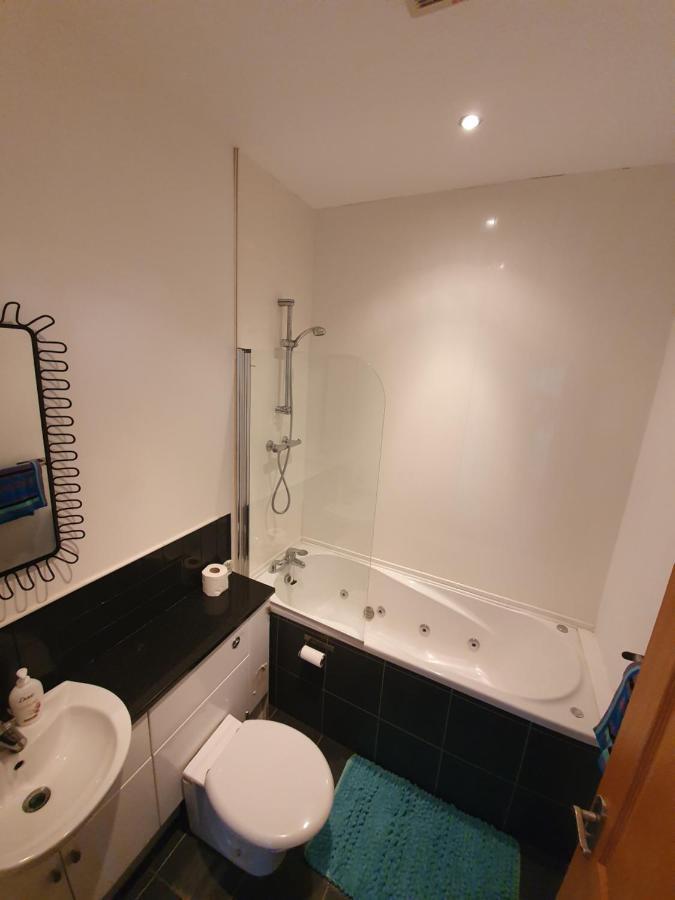 배로우인퍼니스 Marina Court La14 2Hl 아파트 외부 사진