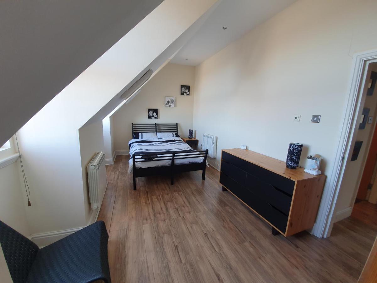 배로우인퍼니스 Marina Court La14 2Hl 아파트 외부 사진